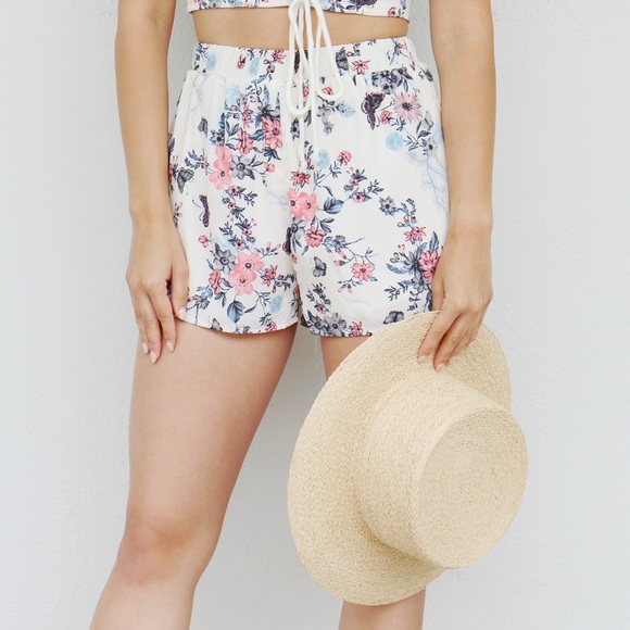 Pants - floral shorts
